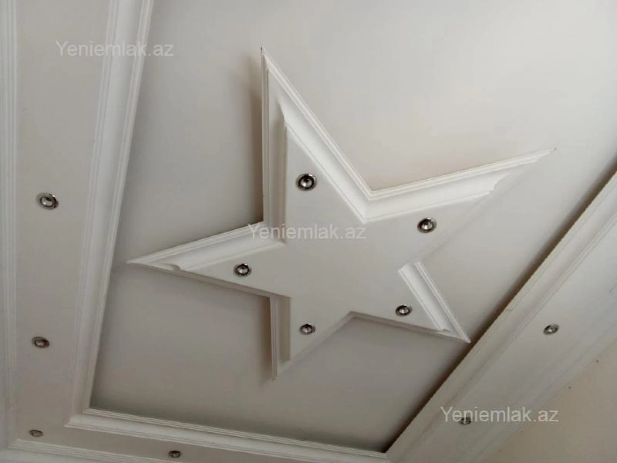 Satılır 6 otaqlı köhnə tikili 240 m²