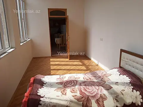Satılır 6 otaqlı köhnə tikili 240 m²