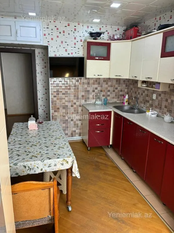 Satılır 3 otaqlı köhnə tikili 85 m²