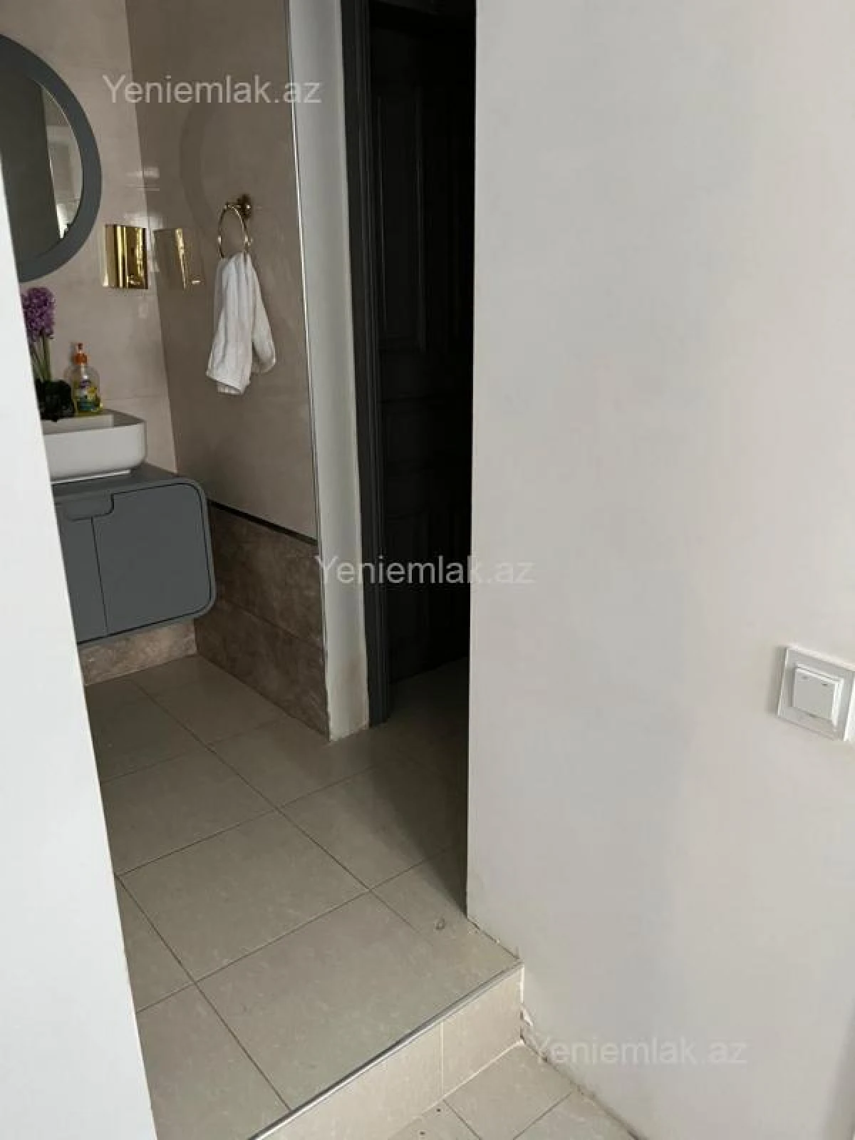 Satılır 4 otaqlı köhnə tikili 105 m²