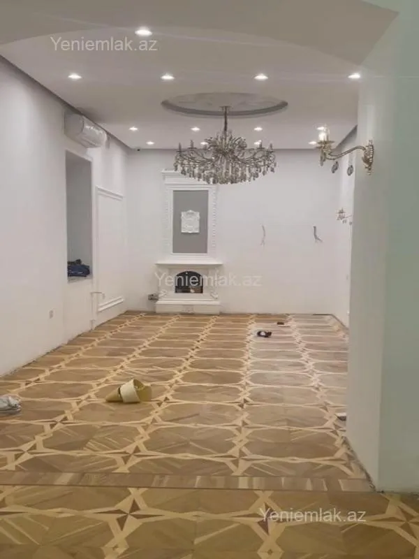 Satılır 4 otaqlı köhnə tikili 105 m²