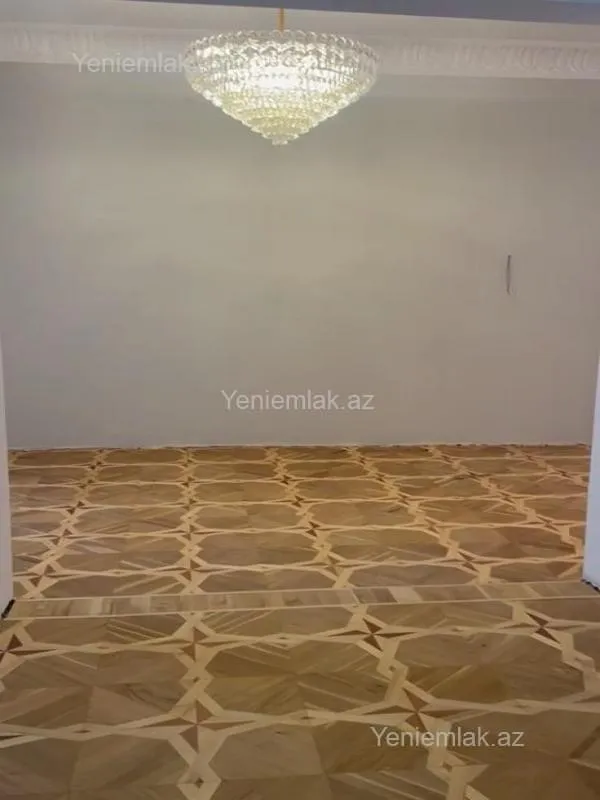 Satılır 4 otaqlı köhnə tikili 105 m²