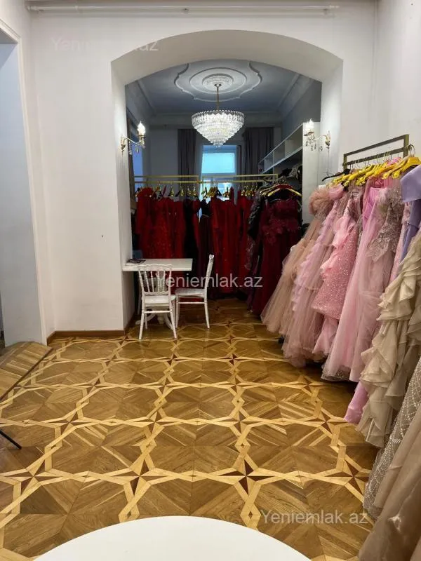 Satılır 4 otaqlı köhnə tikili 105 m²