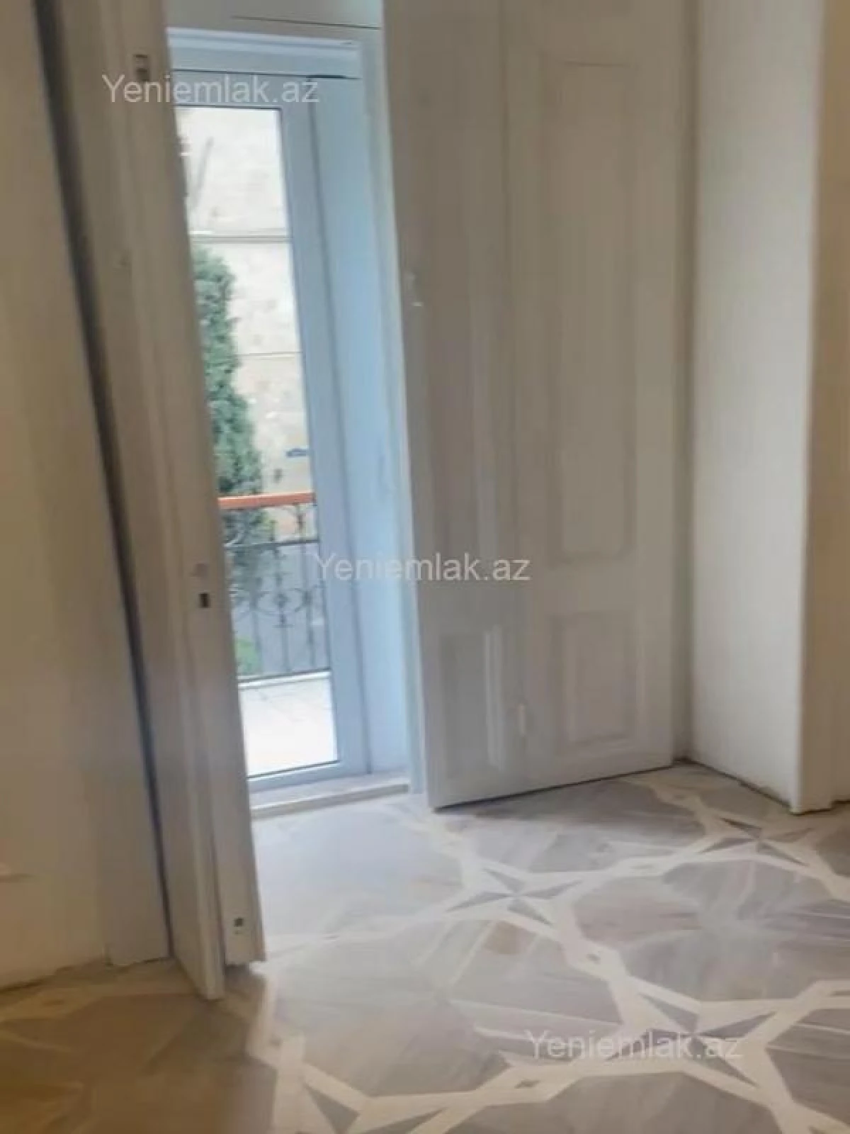 Satılır 4 otaqlı köhnə tikili 105 m²