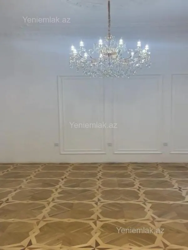 Satılır 4 otaqlı köhnə tikili 105 m²