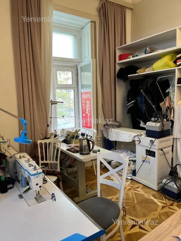 Satılır 4 otaqlı köhnə tikili 105 m²