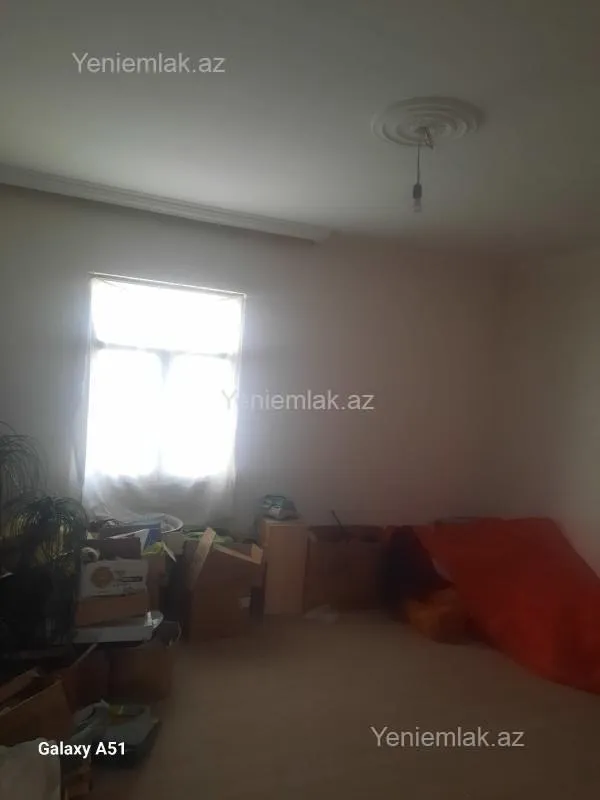 Satılır 6 otaqlı həyət evi 200 m²