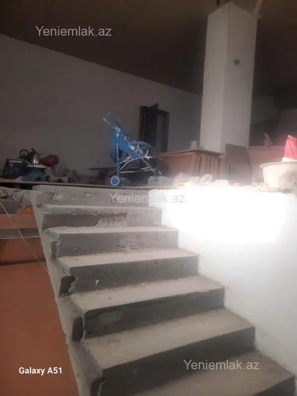 Satılır 6 otaqlı həyət evi 200 m²