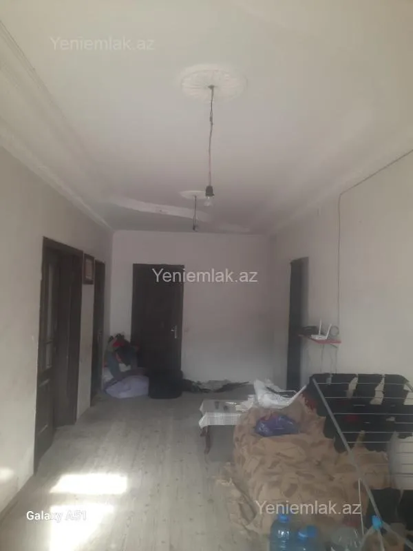 Satılır 6 otaqlı həyət evi 200 m²