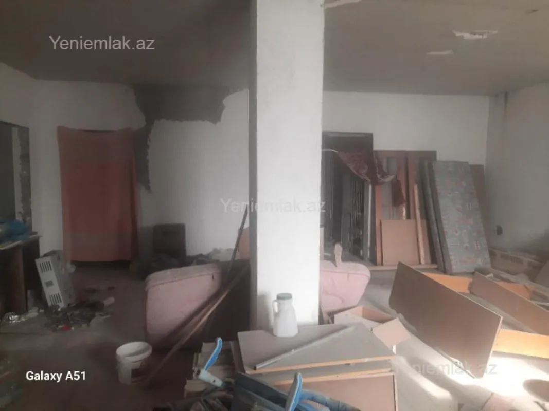 Satılır 6 otaqlı həyət evi 200 m²