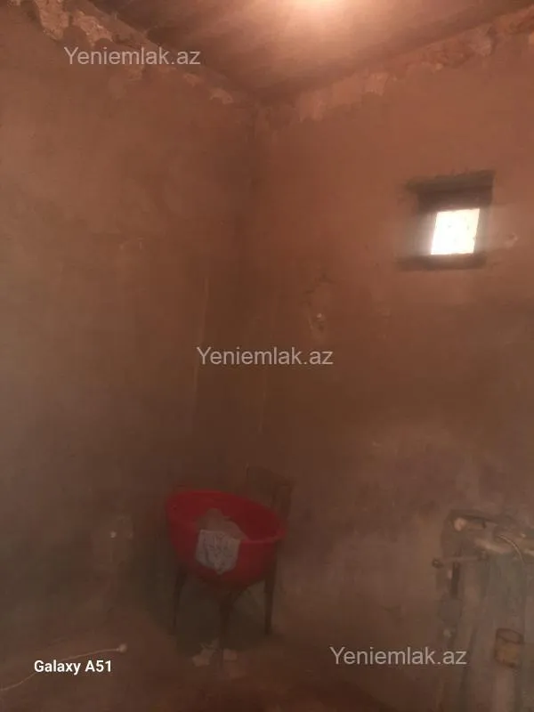 Satılır 6 otaqlı həyət evi 200 m²