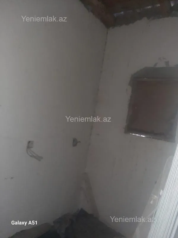 Satılır 6 otaqlı həyət evi 200 m²