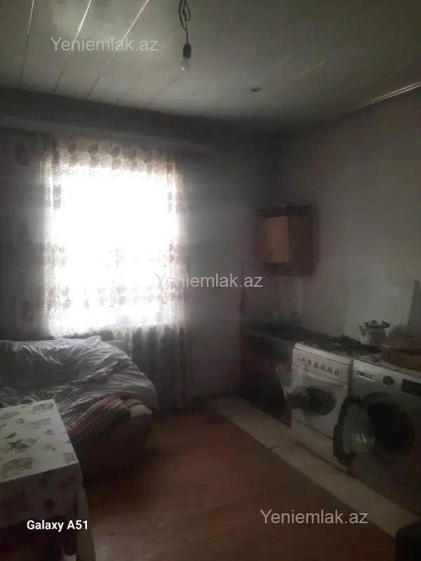 Satılır 6 otaqlı həyət evi 200 m²