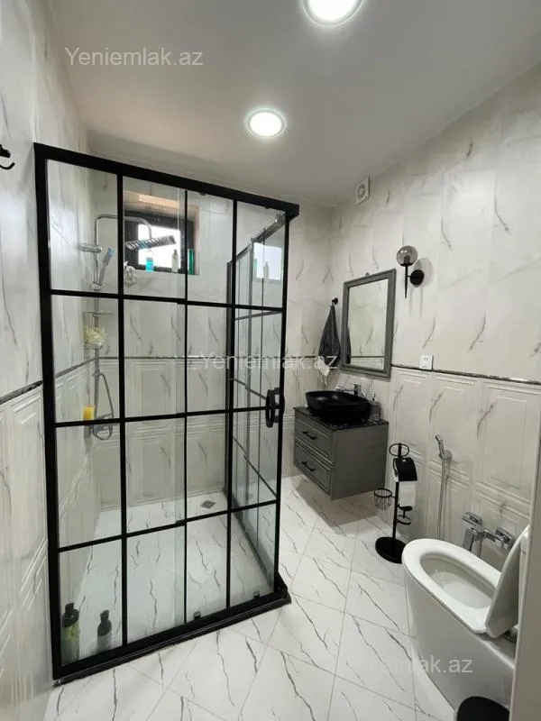 Satılır 5 otaqlı həyət evi 275 m²
