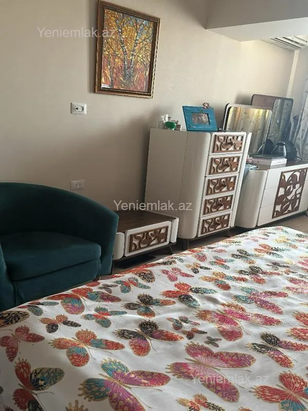 Satılır 2 otaqlı köhnə tikili 75 m²