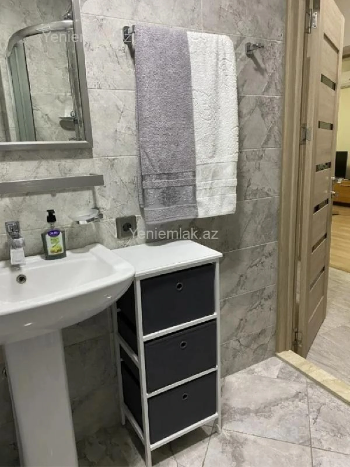 Satılır 2 otaqlı yeni tikili 75 m²