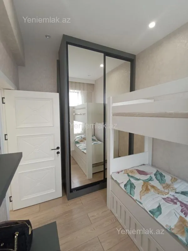 Satılır 3 otaqlı yeni tikili 68 m²