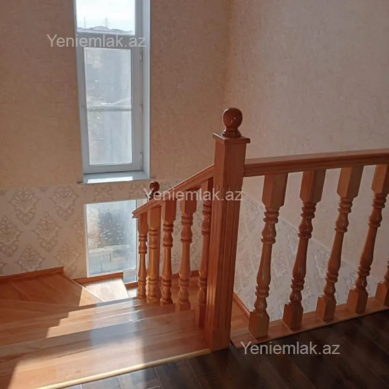 Satılır 5 otaqlı həyət evi 220 m²