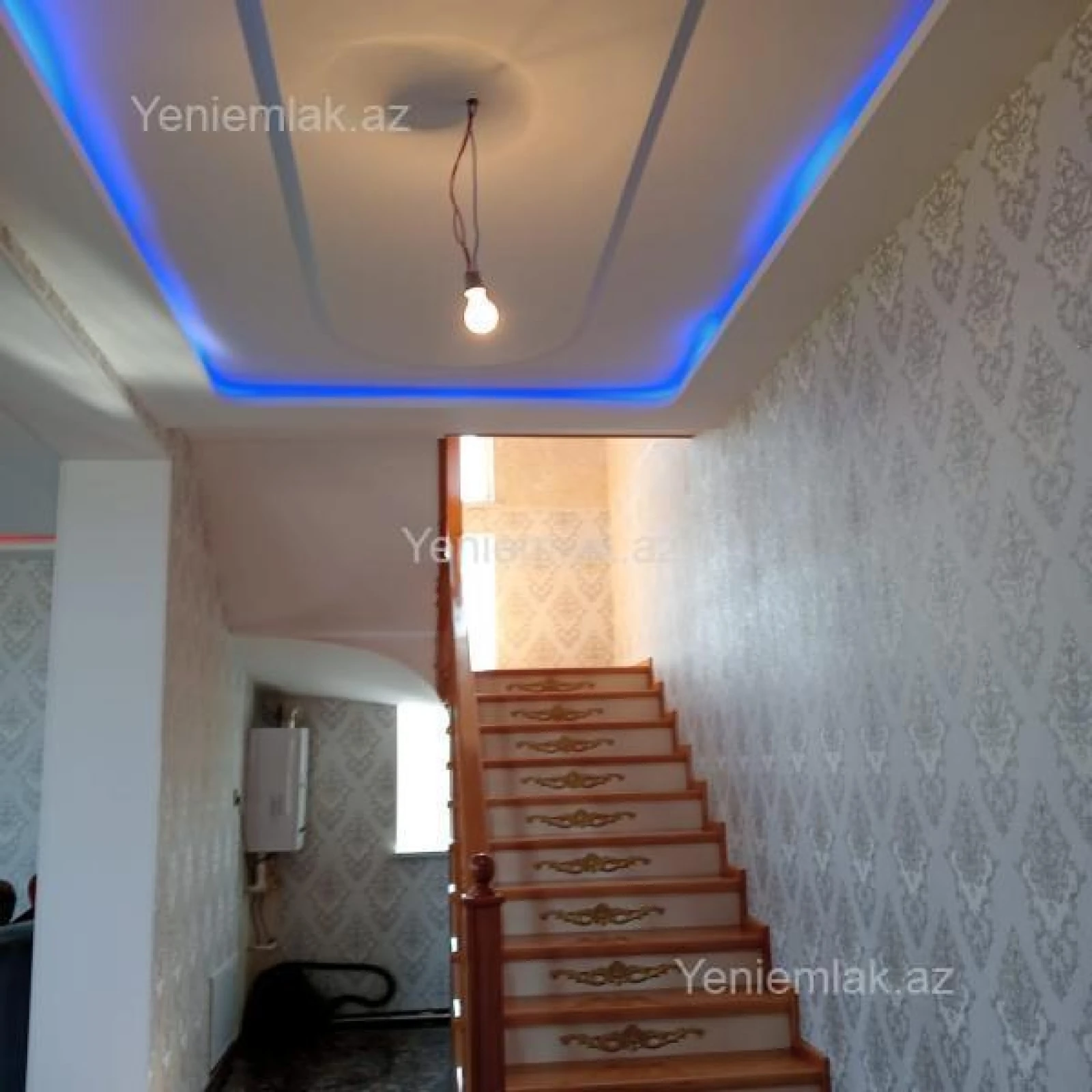 Satılır 5 otaqlı həyət evi 220 m²