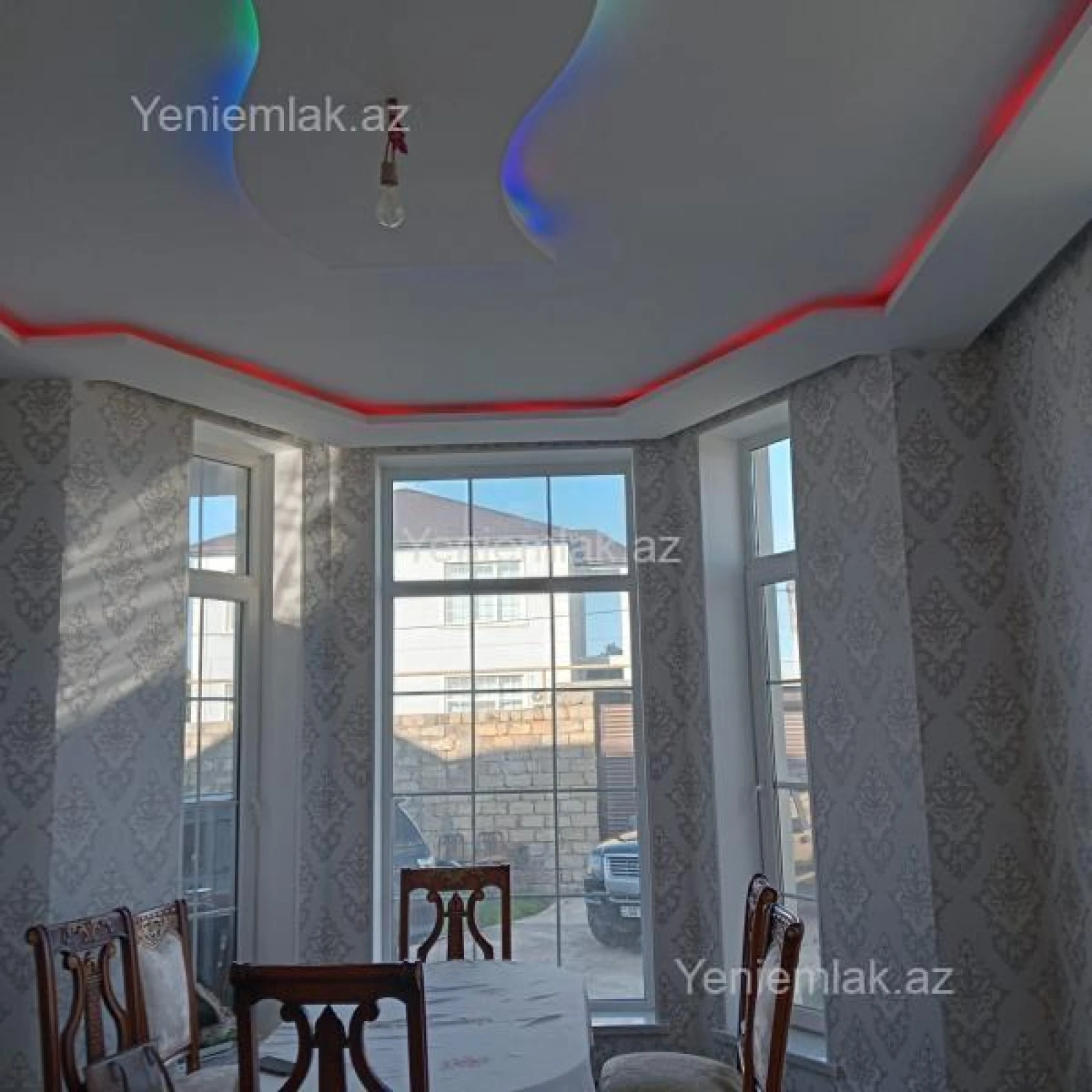 Satılır 5 otaqlı həyət evi 220 m²