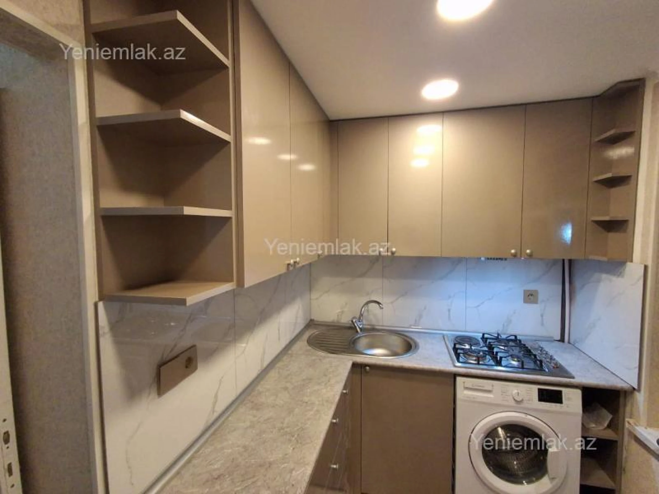 Satılır 2 otaqlı köhnə tikili 50 m²