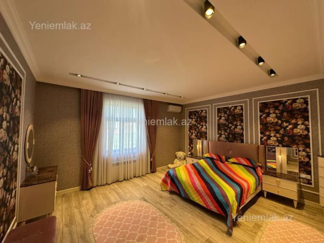 Satılır 5 otaqlı həyət evi 400 m²
