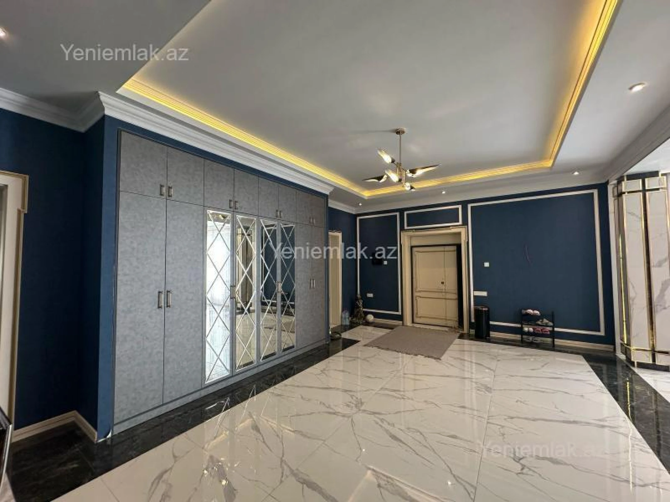 Satılır 5 otaqlı həyət evi 400 m²