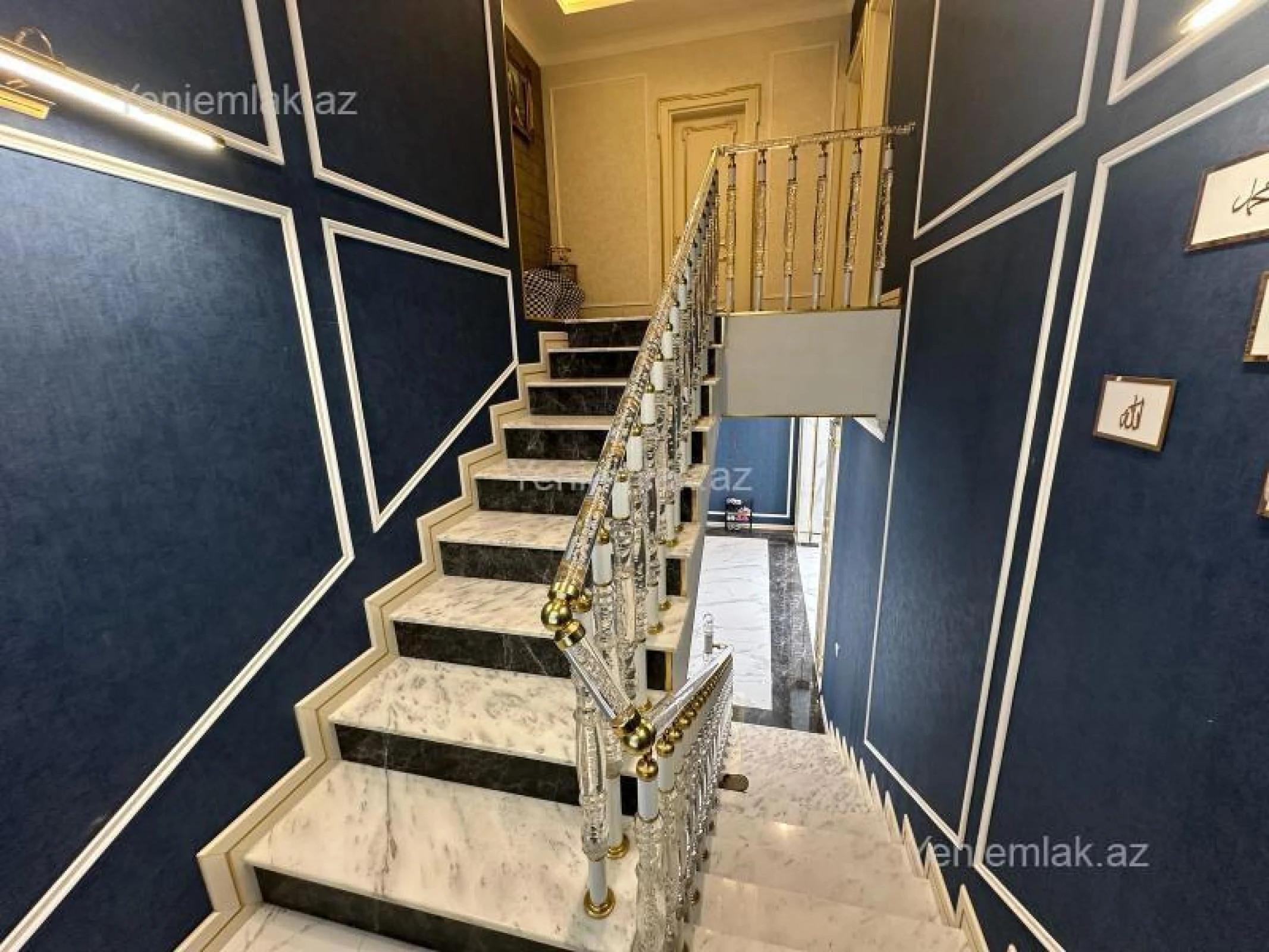 Satılır 5 otaqlı həyət evi 400 m²