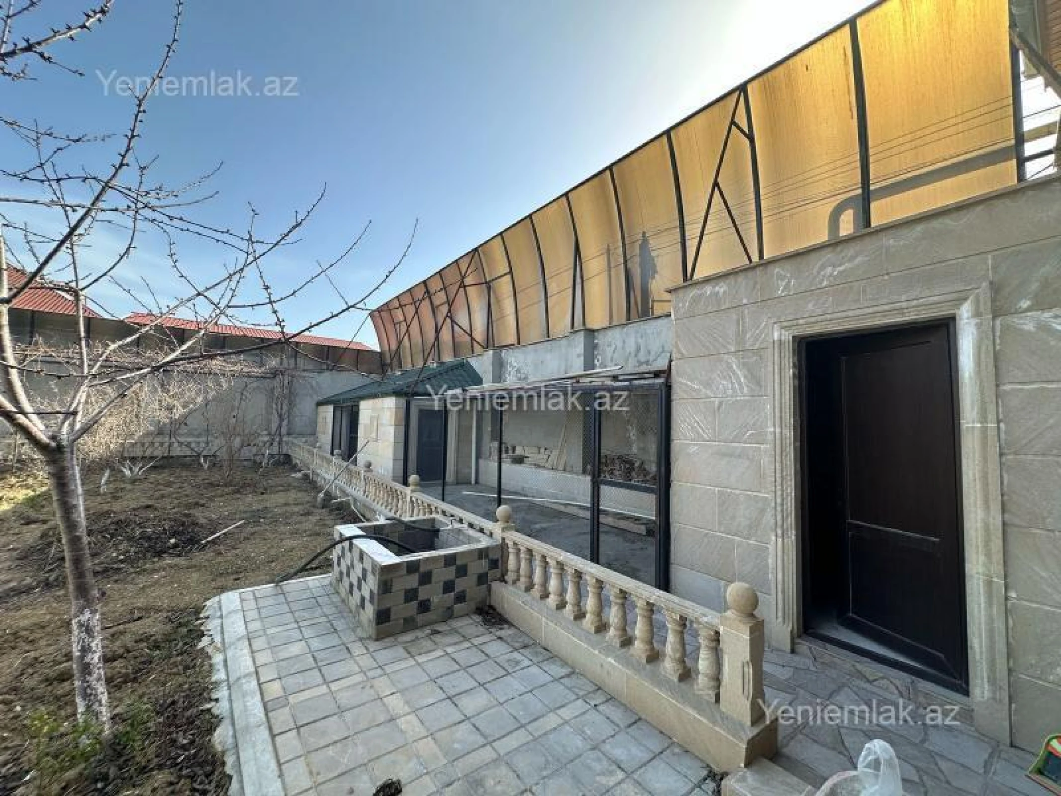 Satılır 5 otaqlı həyət evi 400 m²