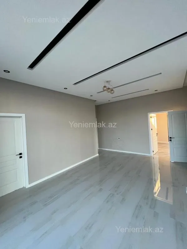Satılır 5 otaqlı həyət evi 350 m²
