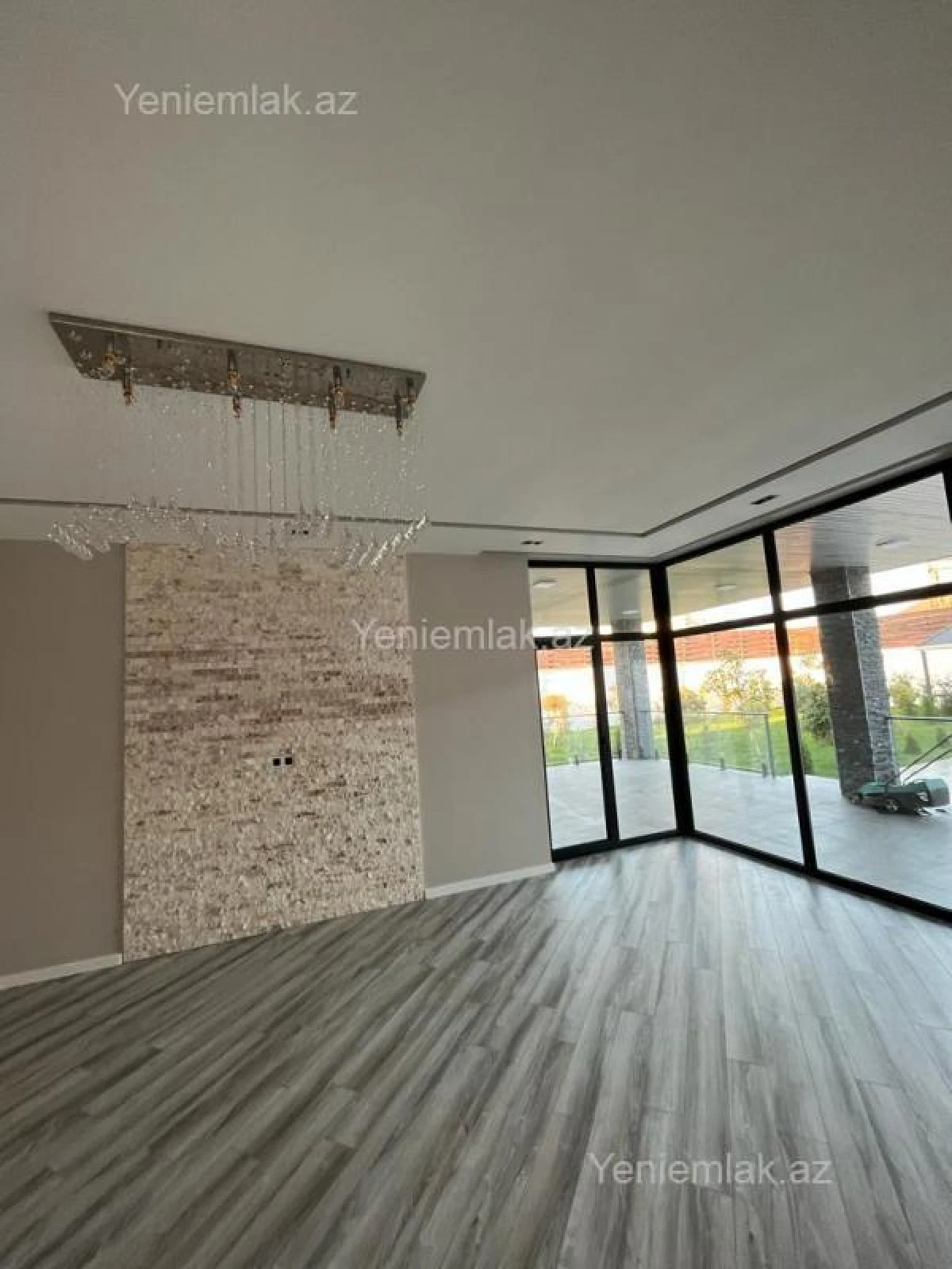Satılır 5 otaqlı həyət evi 350 m²
