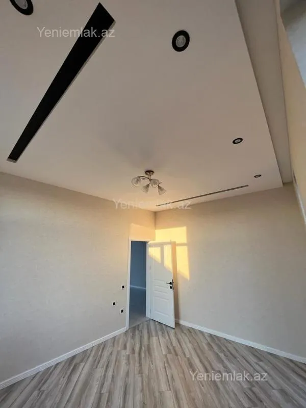 Satılır 5 otaqlı həyət evi 350 m²