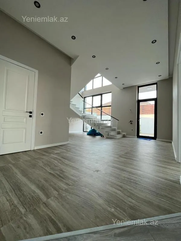 Satılır 5 otaqlı həyət evi 350 m²