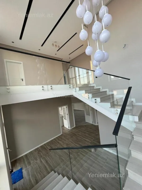 Satılır 5 otaqlı həyət evi 350 m²