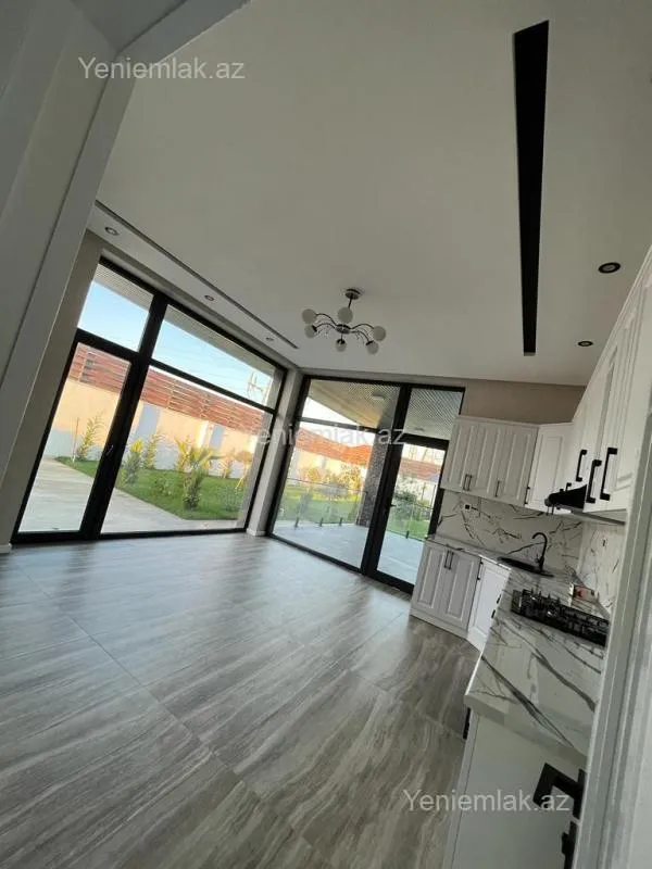 Satılır 5 otaqlı həyət evi 350 m²