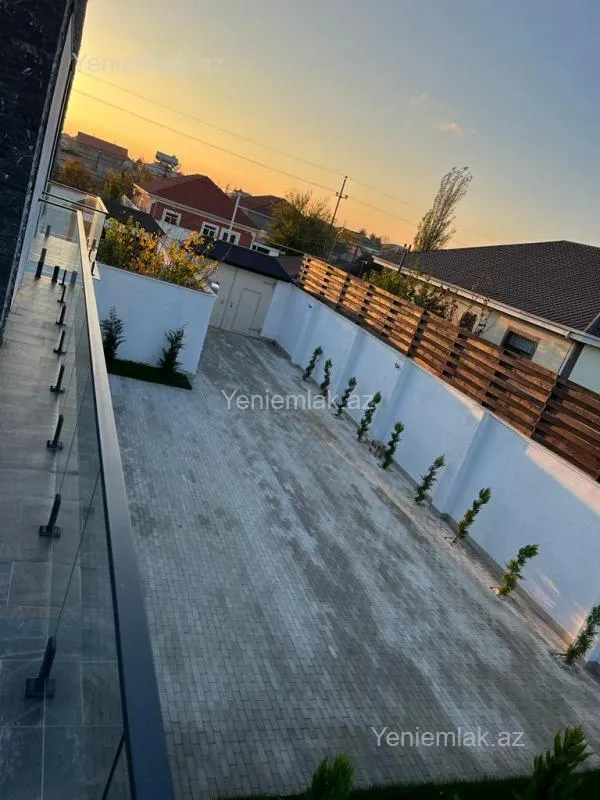 Satılır 5 otaqlı həyət evi 350 m²