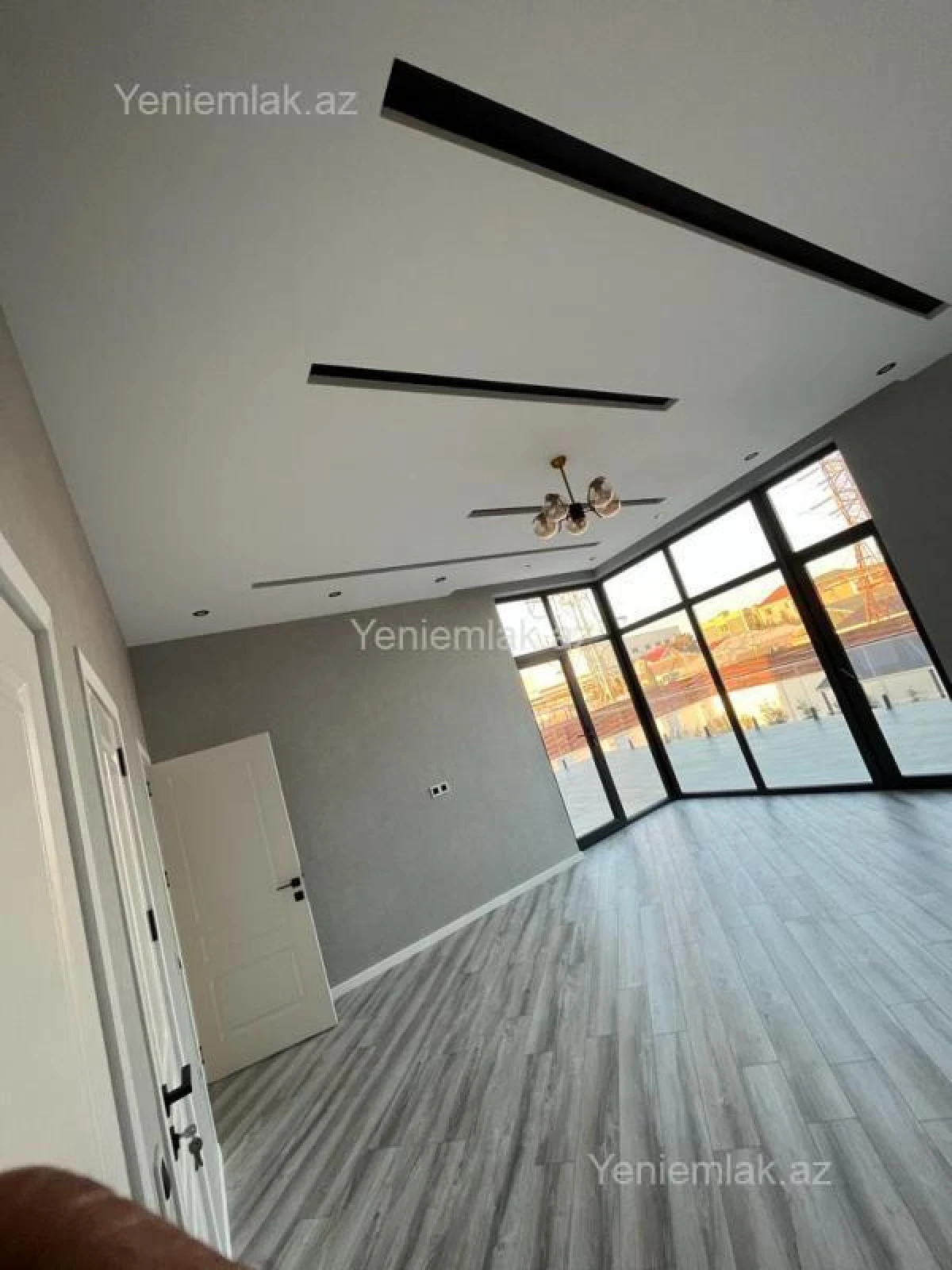 Satılır 5 otaqlı həyət evi 350 m²