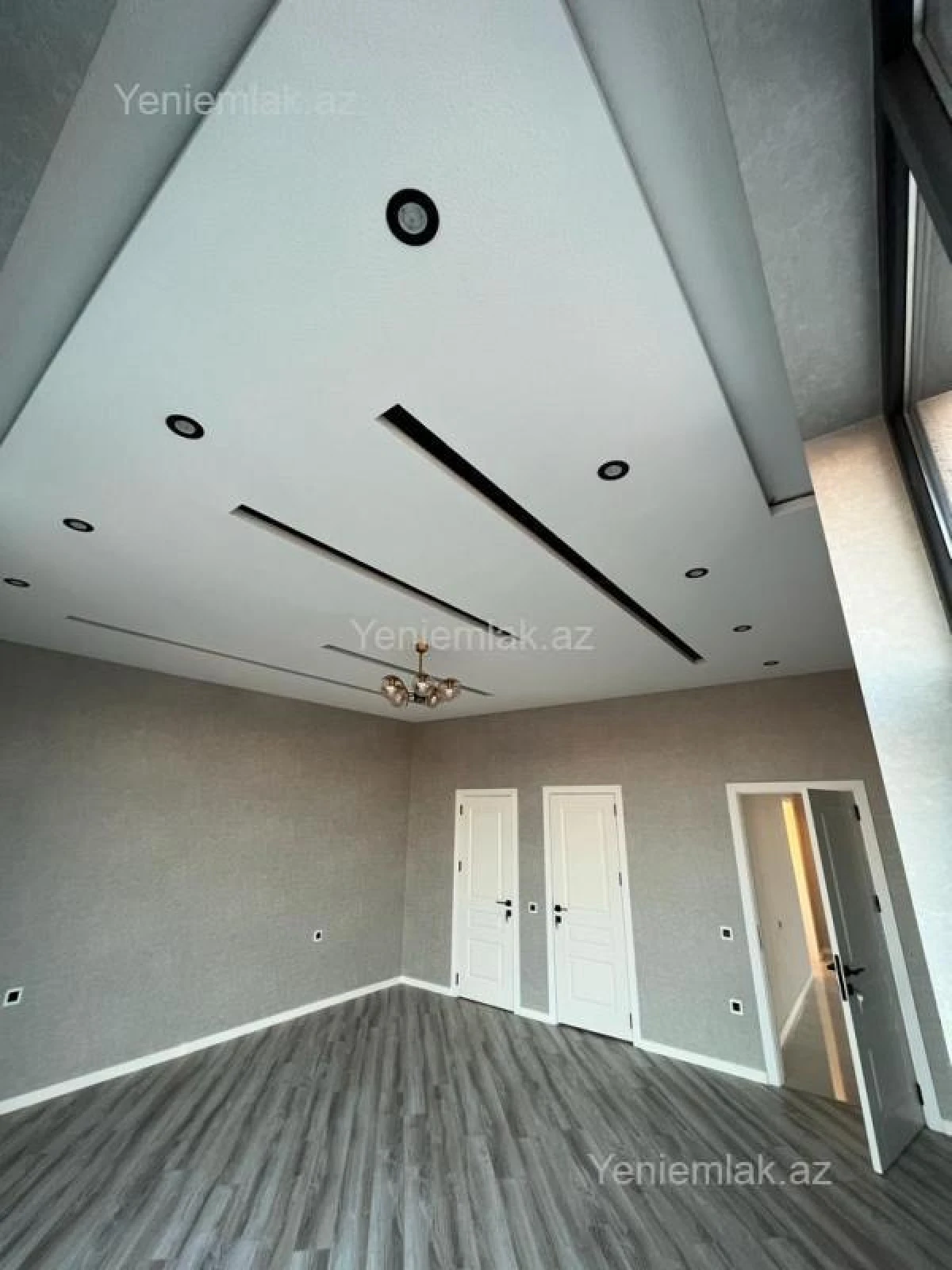 Satılır 5 otaqlı həyət evi 350 m²