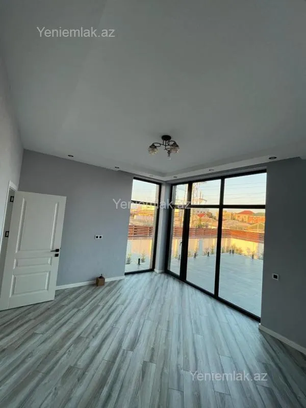 Satılır 5 otaqlı həyət evi 350 m²