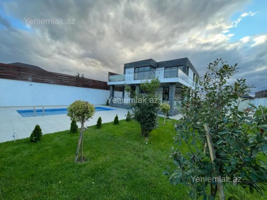 Satılır 5 otaqlı həyət evi 350 m²
