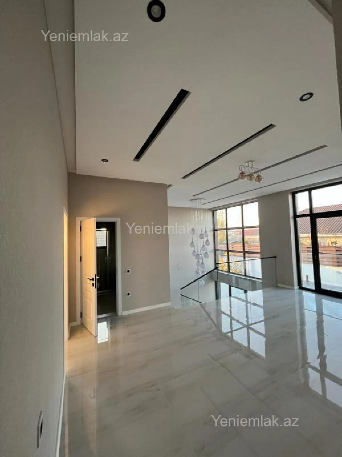 Satılır 5 otaqlı həyət evi 350 m²