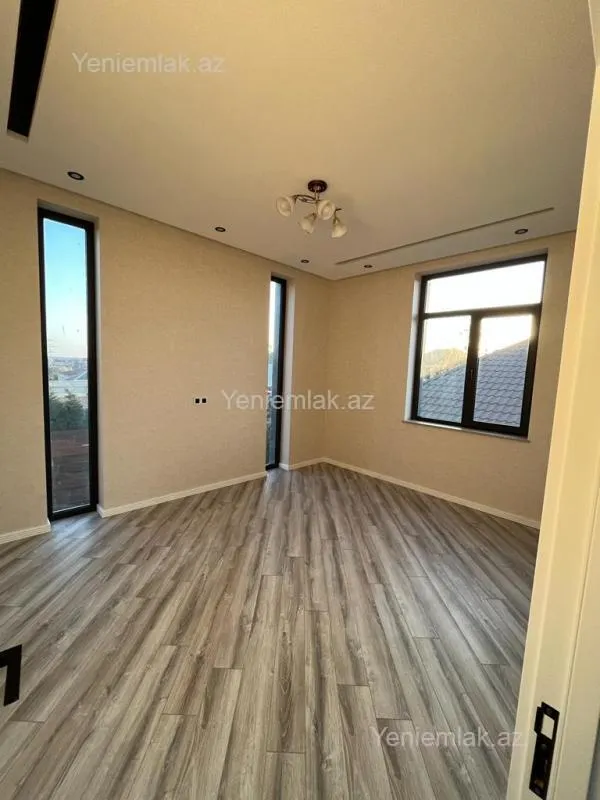 Satılır 5 otaqlı həyət evi 350 m²