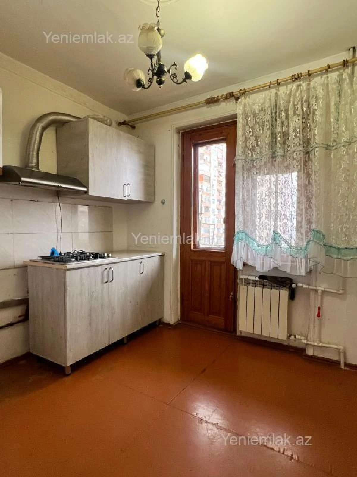 Satılır 3 otaqlı köhnə tikili 75 m²