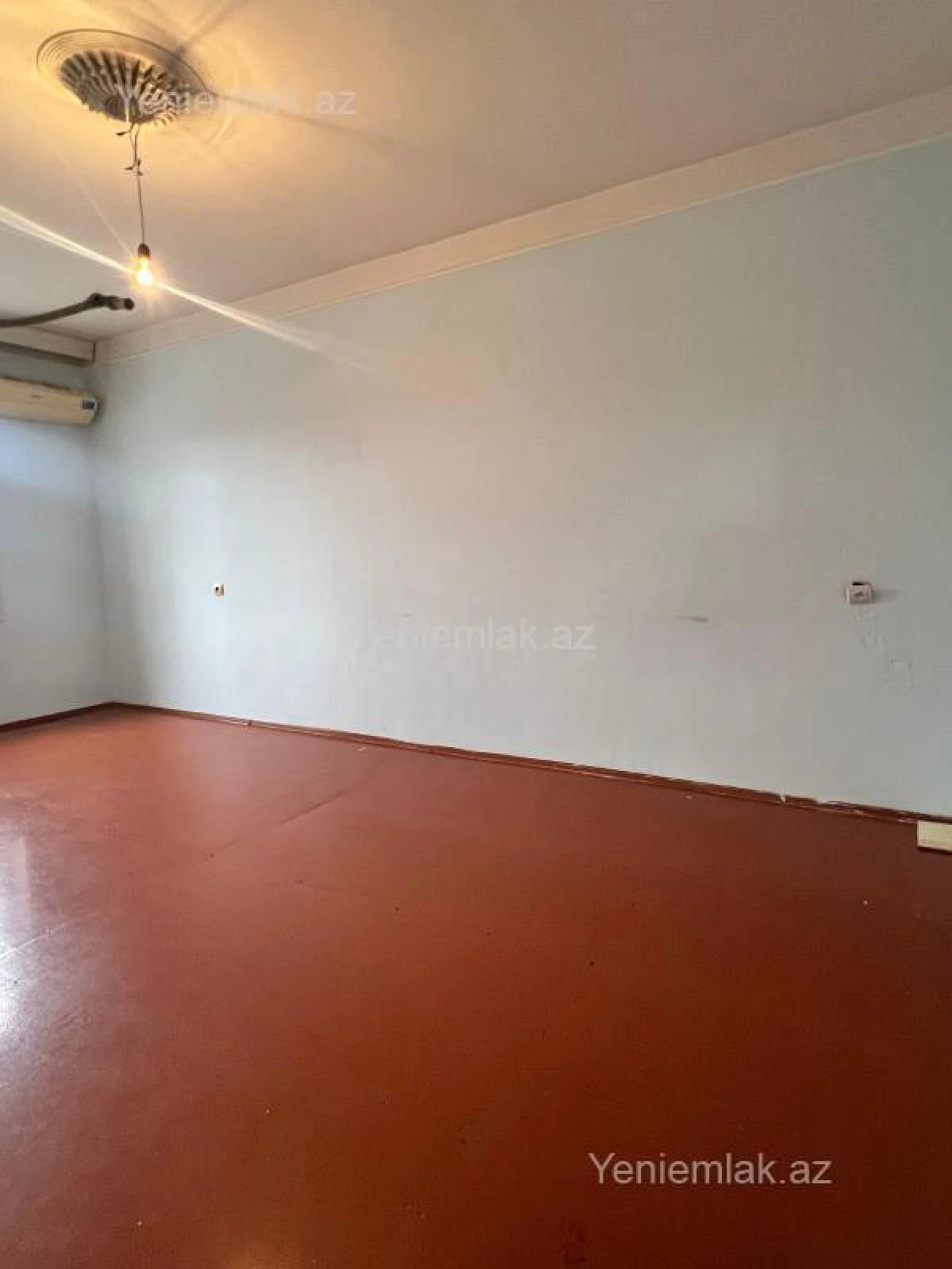 Satılır 3 otaqlı köhnə tikili 75 m²