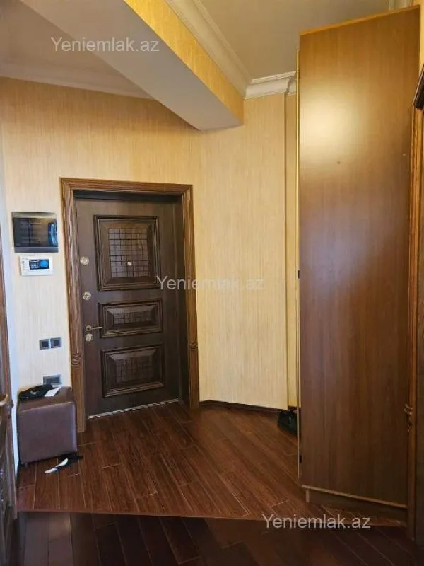 Satılır 3 otaqlı yeni tikili 100 m²