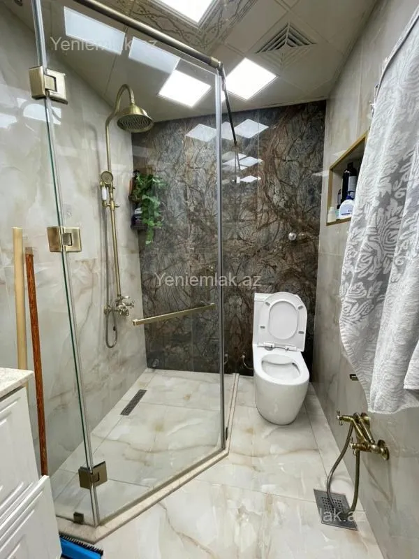 Satılır 3 otaqlı köhnə tikili 70 m²