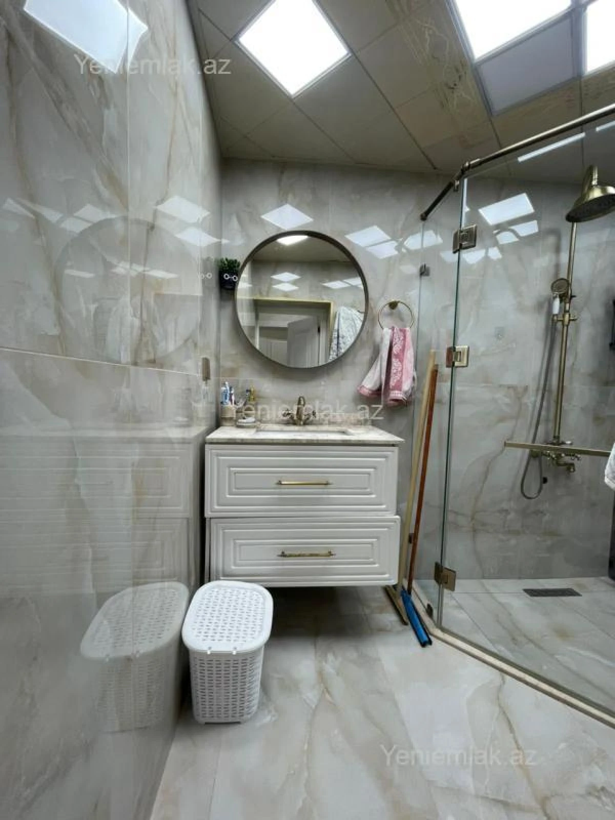 Satılır 3 otaqlı köhnə tikili 70 m²