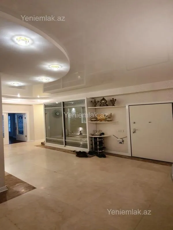 Satılır 4 otaqlı yeni tikili 175 m²