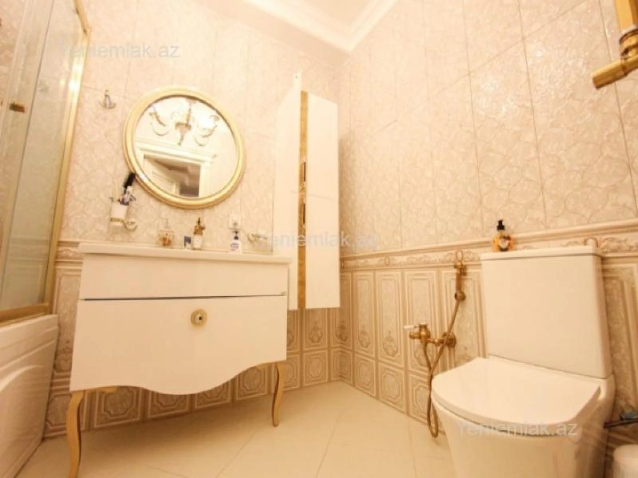 Satılır 3 otaqlı yeni tikili 120 m²