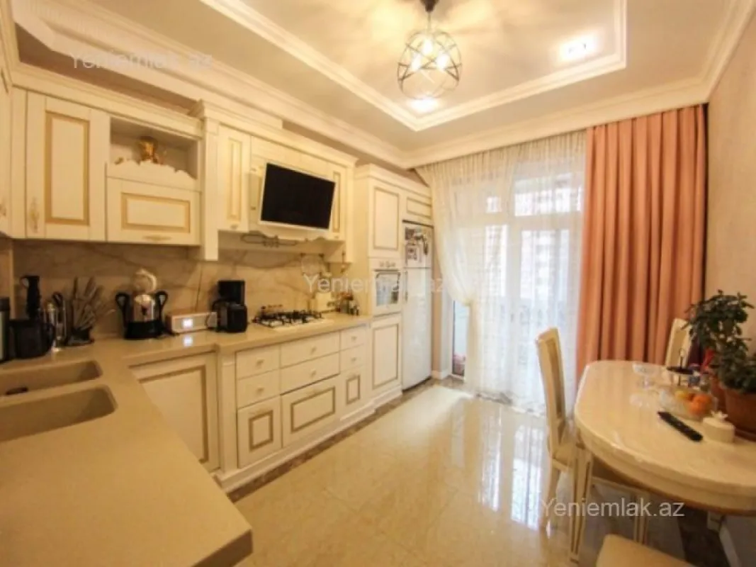 Satılır 3 otaqlı yeni tikili 120 m²